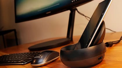 La base de carga del Galaxy S8 que habilita el modo de escritorio