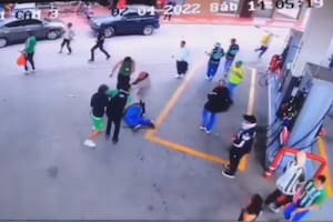 Así fue la brutal batalla campal entre hinchas de Atlético Nacional en las calles de Colombia