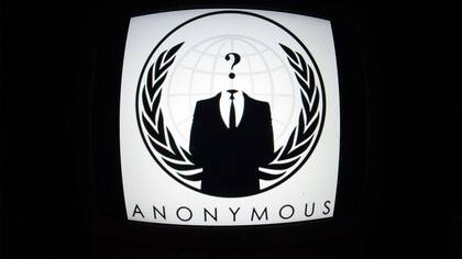 La BBC contactó con el grupo de ciberactivistas Anonymous, que combate el comercio de imágenes de abuso sexual a menores.