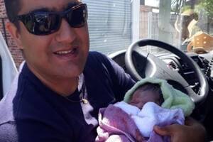 Rosario: tuvieron a su hija en la autopista con ayuda de la policía