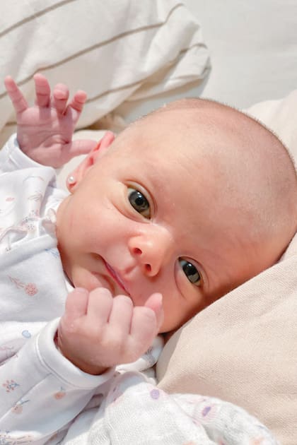 La beba nació por parto natural de la mano del doctor Beruti, jefe de Obstetricia del Hospital Austral. Y pesó 3,650 kilos.
