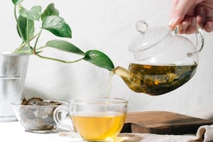 La bebida natural que puede ayudarte con la acidez, los nervios y el malestar