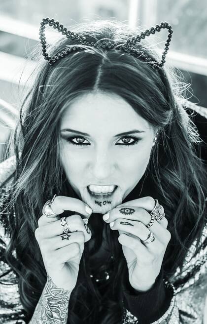 La bella Candelaria Tinelli muestra sus tatuajes