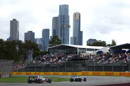 La bella Melbourne abre la temporada de Fórmula 1, cuya prueba de clasificación será la primera competencia oficial; Colapinto, con Alpine, y Carlos Sainz, con Williams, deben salir del fondo de las planillas.