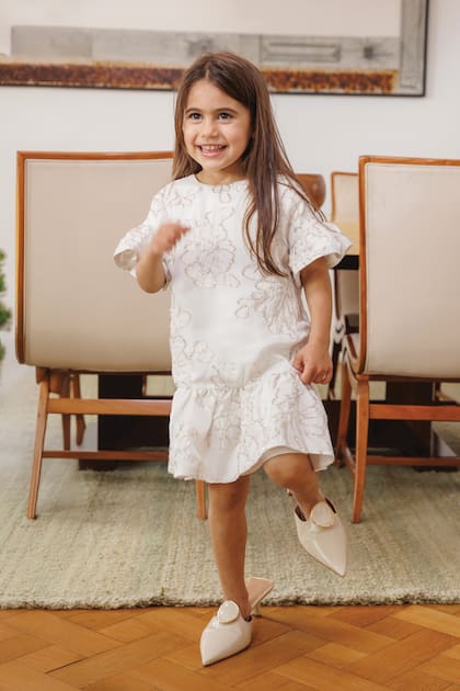 La benjamina
de la familia a full con su nuevo look