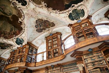 La biblioteca de la Abadía de St. Gallen en Suiza.