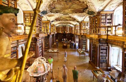 La biblioteca de la Abadía de St. Gallen en Suiza.