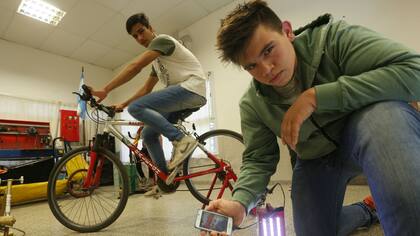 La bicicleta carga el celular