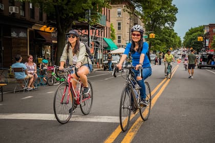 La bicicleta es un ejercicio de bajo impacto que fomenta la pérdida de peso de manera saludable