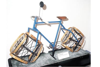 La bicicleta para escaleras y sus ruedas cuadradas