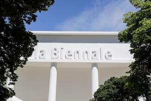 Sin directora ni jurado, se prepara para abrir una Bienal sumergida en un mar de interrogantes