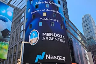 Un mensaje de bienvenida a un gobernador argentino apareció en Times Square