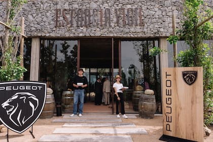 La bienvenida al evento de lanzamiento del Peugeot 408.