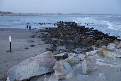 La boca en la Albufera de Mar Chiquita lugar en donde la ola se llevó a un pescador