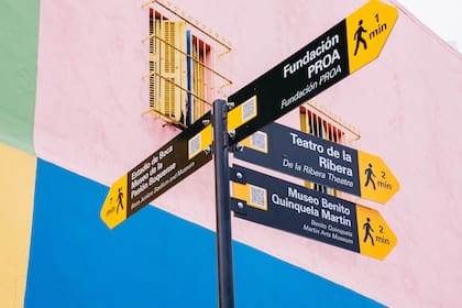 La Boca y sus calles repletas de planes.