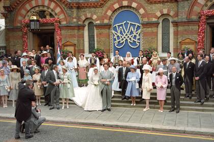 La boda de Pablo de Grecia y Marie-Chantal Miller en la Catedral ortodoxa de St Sophia, en Bayswater, Londres.