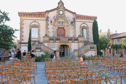 La boda se celebró el 27 de agosto en el ayuntamiento de la comuna de Charleval, en Bouches-du-Rhône.
