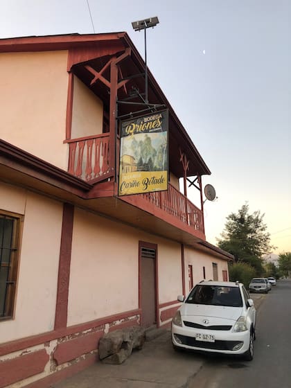 La bodega Briones en un antiguo caserón centenario donde producen vino añejo y mermeladas