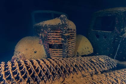 La bodega del Hoki Maru transportaba autos y camiones