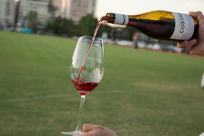La bodega presentó dos versiones de sus vinos de alta gama, los primeros de origen oceánico de la Argentina.