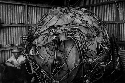 La bomba de plutonio de implosión, muy parecida a la de la prueba Trinity, se lanzó en Nagasaki y se llamó "Fat Man"