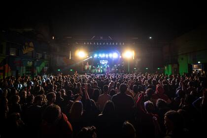 La Bomba de Tiempo volvió con sus rituales rítmicos al patio de Ciudad Cultural Konex