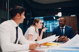 La brecha de género en los salarios, los puestos e incluso las pensiones de las mujeres trabajadoras es bastante conocida, pero las investigaciones muestran que en los últimos años también ha surgido una brecha de aspiración de género.