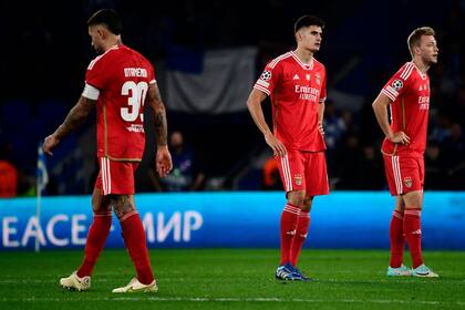 La bronca de Nicolás Otamendi (capitán), Antonio Silva y Casper Tengstedt tras la derrota contra Real Sociedad, que eliminó a Benfica de la carrera por la Orejona de la Champions League.