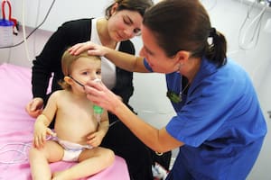 La vacuna clave que protege en hasta un 80% a los bebés de la hospitalización