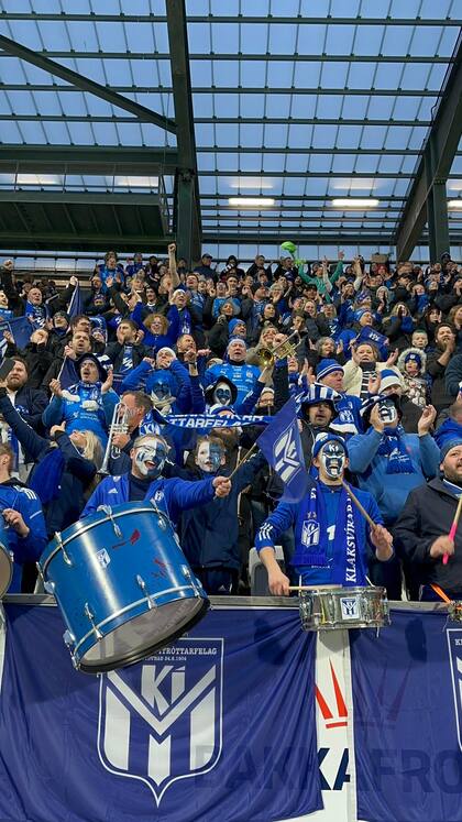 La bulliciosa hinchada de Klaksvik