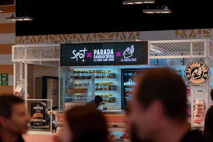 La Burger busca convertirse en un referente gastronómico en ruta, llevando la esencia de las mejores hamburgueserías del mundo a las estaciones de servicio de AXION energy.