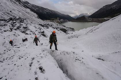 La búsqueda en hielo es una de las más riesgo por la dificultad del terreno.