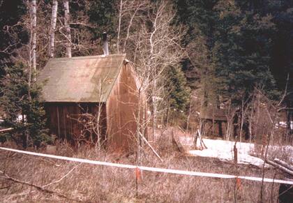 La cabaña cerca de Lincoln, Montana, donde arrestaron a Kaczynski el 3 de abril de 1996