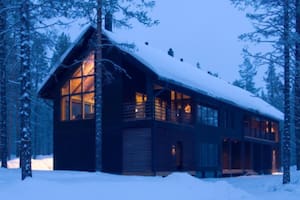 Cómo es la exclusiva cabaña en Finlandia donde la novia de Cristiano Ronaldo pasa sus vacaciones