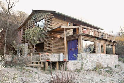 "La cabaña es increíble. Es de madera y de piedra; Miguel fue armándola con objetos que juntó con el tiempo”, contó Marina.