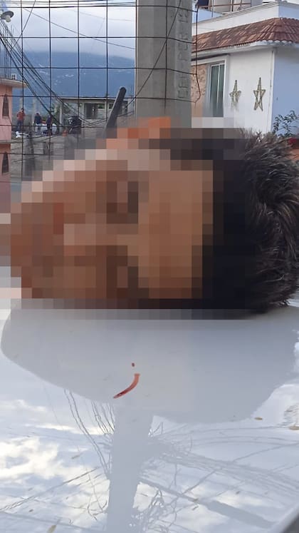 La cabeza de Arcos fue depositada sobre el techo de un auto