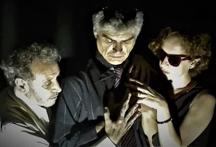 Marcelo Sánchez, Néstor Navarría y Coni Marino, en La cabeza de Goliat. Pasolini/Caravaggio hombres del claroscuro