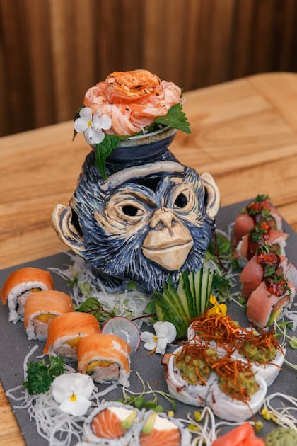 La cabeza de mono preside las tablas de Nemuri Tera, custodiando este "templo del descanso" (tal el origen de su nombre).