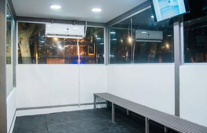 La cabina protege a los usuarios tanto del frío como del calor (Foto: Rivadavia.gob.ar)