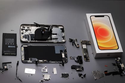 La cadena de suministro de componentes para el iPhone está muy centralizada en China, pero India quiere ser una alternativa productiva