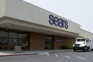 La cadena de tiendas departamentales contará con solo seis tiendas en Estados Unidos