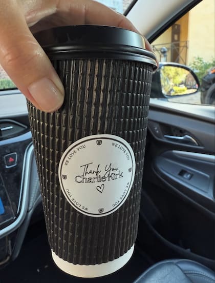 La cafetería también recibió respaldo de distintas partes de Estados Unidos, como de Georgia