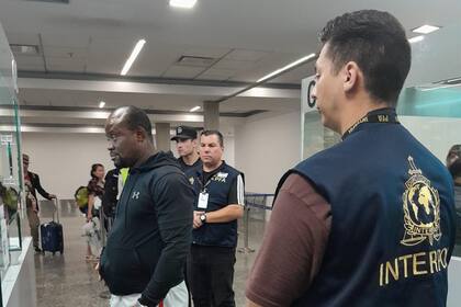 La caída de Ikechukwu Ndubuisi en Ezeiza; es el primer prófugo con “notificación plateada” de Interpol en ser detenido en el mundo