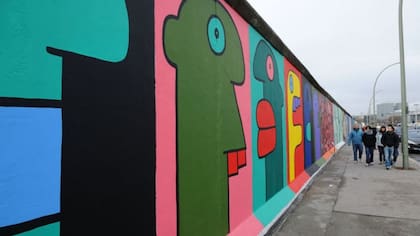 La caída del Muro de Berlín fue uno de los factores que facilitó la globalización