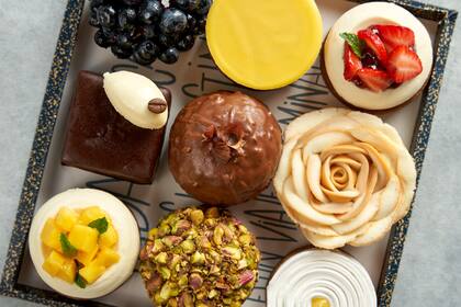 La caja de petits de Tallarica trae 9 mini tortas: pistacho, nutela y marshmallow son algunos de los ingredienmtes preferidos.