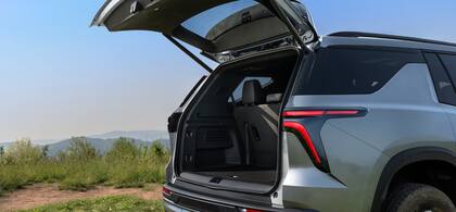 La cajuela del Chevrolet Traverse 2026 cuenta con un portón eléctrico (Chevrolet)