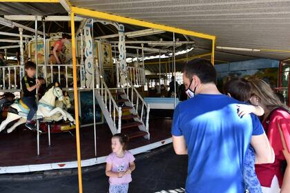Entusiasmo por volver a disfrutar de los carruseles porteños