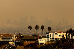 Qué está pasando en el aire de California, Nueva York y Maryland que obliga a cerrar puertas y ventanas