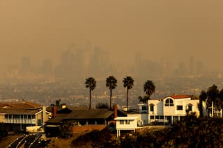 Qué está pasando en el aire de California, Nueva York y Maryland que obliga a cerrar puertas y ventanas