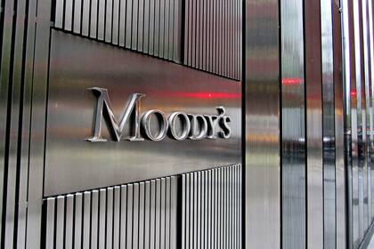 La calificadora Moody´s bajó la calificación crediticia de Estados Unidos